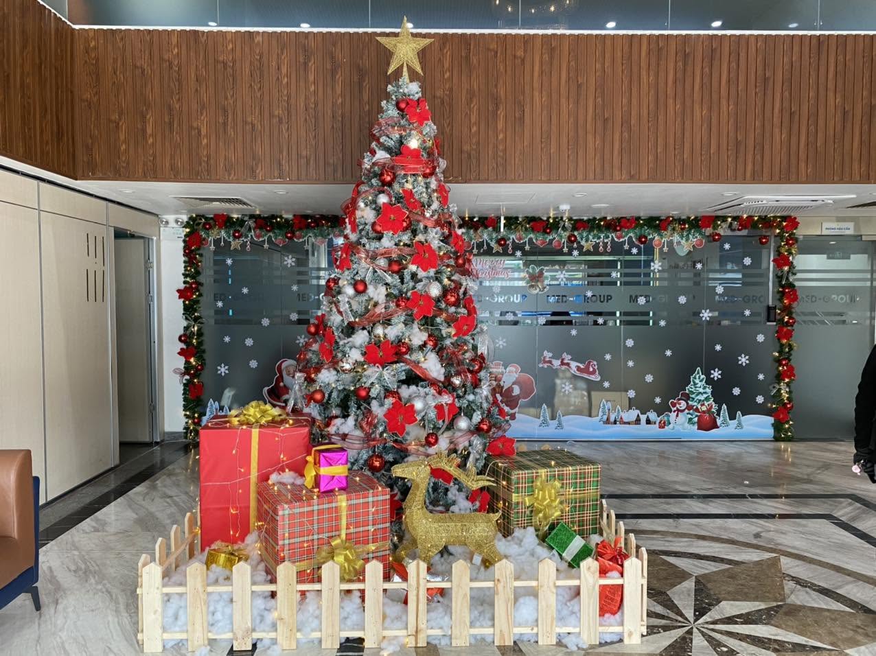 Trang Trí Noel Văn Phòng Hoàng Mai